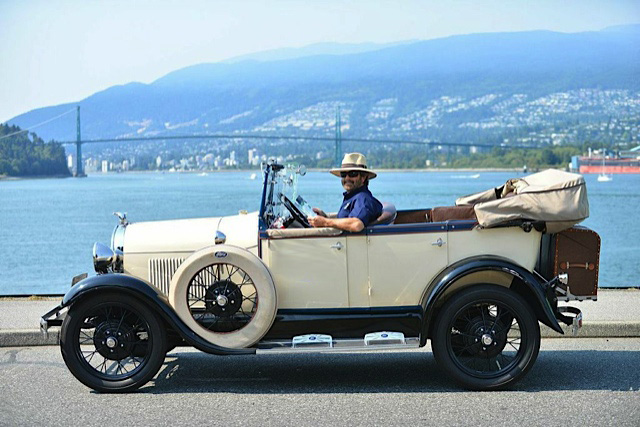 1929 Ford Phaeton Vintage car for Hire. Limo Service to your wedding or just a fun ride around Vancouver.
